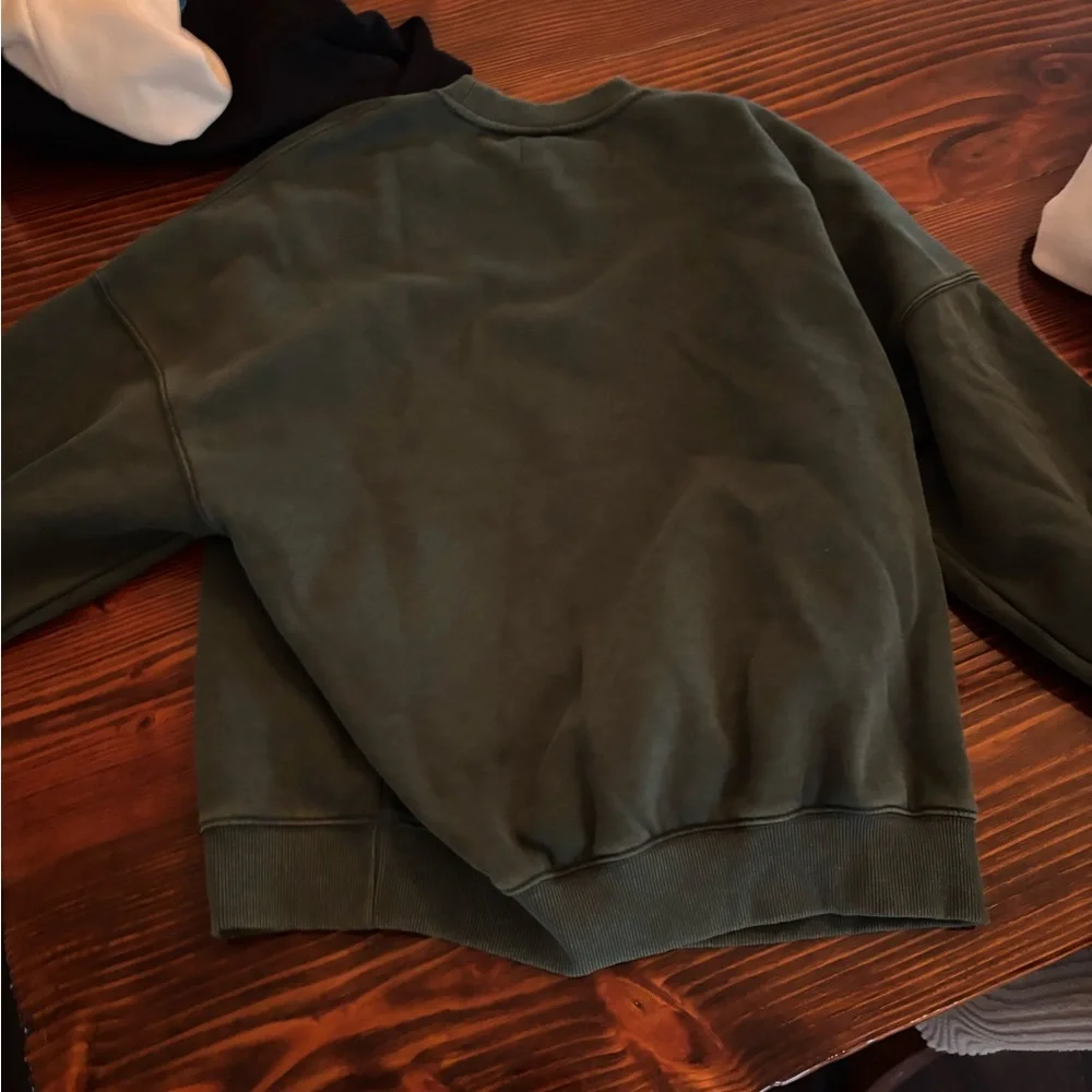 PacSun Green Budweiser Sweatshirt - Picture 2 of 2